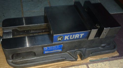 KURT Precision 6&#034; MILLING MACHINE VISE  D675