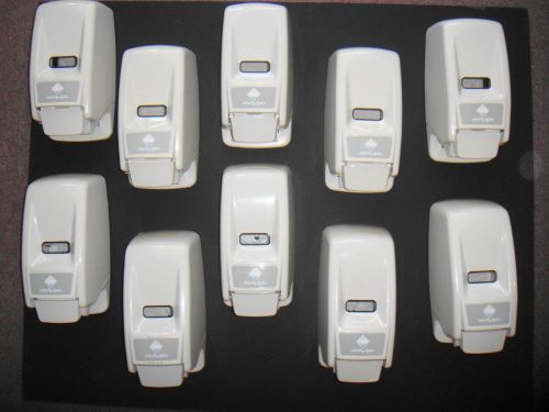 10 LIQUID SOAP WALL MOUNT DISPENSERS MADE BY GOJO MIB UNUSED