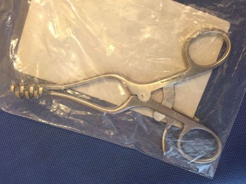 NEW V. Muller Weitlaner Retractor SU 3110-001 3x4 blunt prongs self-retaining