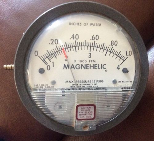 Dwyer 2001 AV Magnehelic Pressure Gage