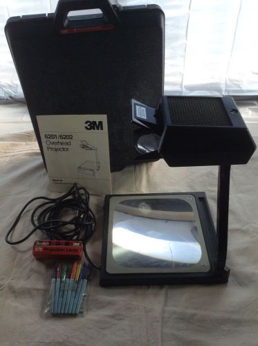 3M PORTABLE OVERHEAD Projector Model 589 - 6201/6202