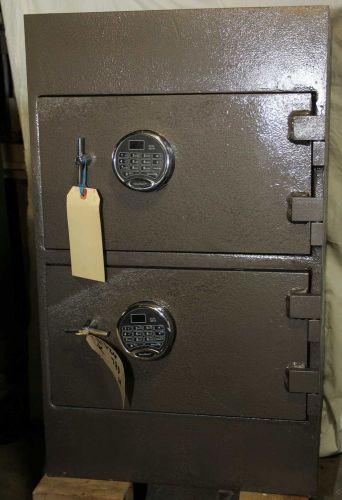 SAFE Front Load Gary with Digital Locks 658 Pounds - 2 Door-REBUILT-PAINTED