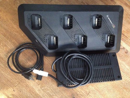 Motorola HTN 9748B 6-Bay (6-Bank) Radio Battery Charger Unit w/ Power Supply