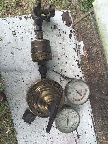 Victor Compressed Gas Regulator Model SR-460A. 350 PSIG