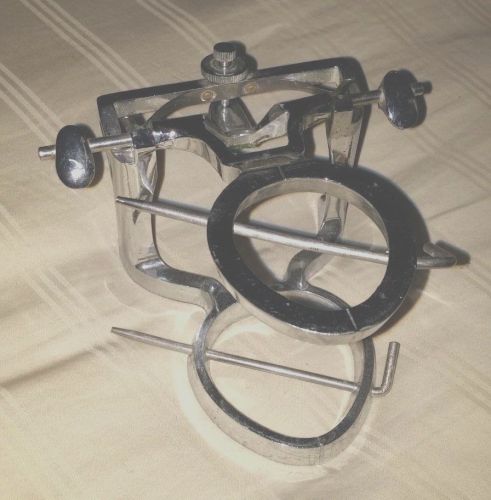 Simple Nonadjustable Laboratory Articulator