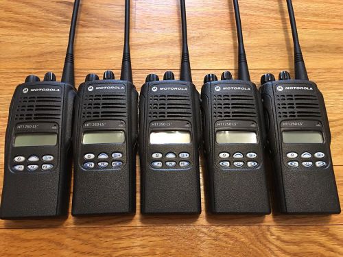 Motorola HT1250LS+ UHF 450-527mhz AAH25SDH9DP7AN 32Ch New Batt+ New Charger