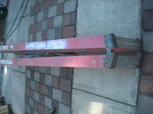 Louisville 10&#039; ladder 300-pound heavy duty rating fiberglass ladder for sale