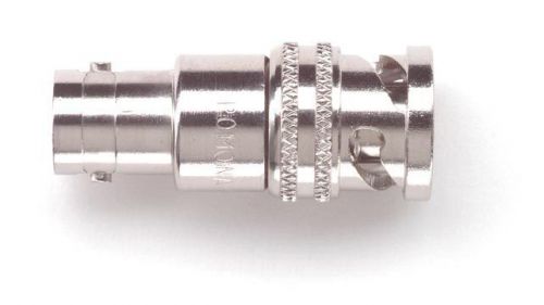 Pomona 5300 Triax (Male), 3 lug to BNC (Female) adapter