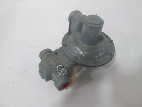 New rockwell 71215d w/ regulator iron threaded 3/8 in npt globe valve d287763 for sale