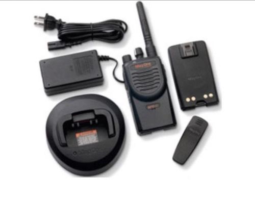Motorola Mag One Portable Two Way Radio BPR40 150-174M 5W 8CH AAH84KDS8AA1AN