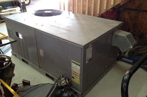 &#034;Carrier&#034; ROOFTOP HEAT PUMP UNIT; Model: 50TFQ004; 5 Ton Capacity; 460V, R22