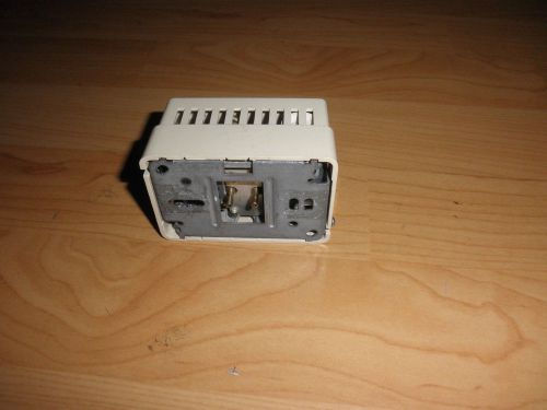 Johnson Controls T-4002-201 Thermostat