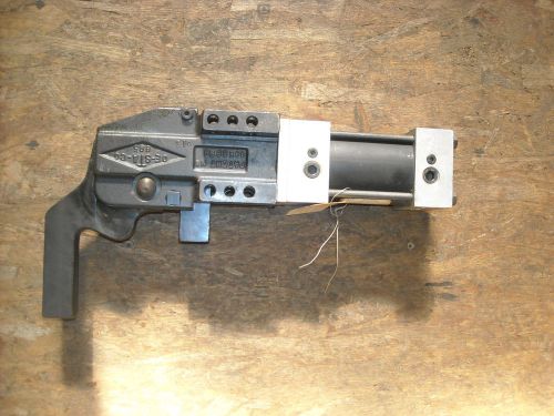 DE-STA-CO A895B-PC-1-72-R1000-C1000 Pneumatic Clamp, With Arm, No Sensor, Used