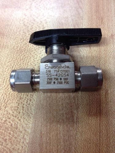 SWAGELOK SS-42GS4 1/4 inch  Tube Stainless Steel Ball Valve 2500 PSI NEW