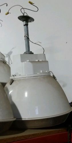 Metal halide shop fixtures with lamps included