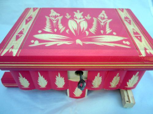 PINK WOODEN TRINKET / JEWELRY SECRET DRAWER MINI DRESSER W/ SLIDING MIRROR, KEY