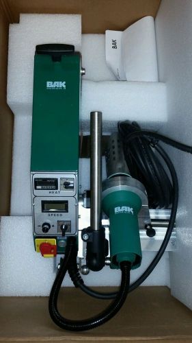 BAK Larion robot roofing welder