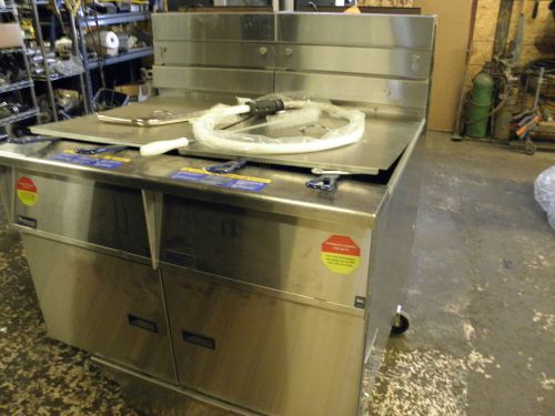 NEW PITCO SG18 2 WELL 65LB 140,000 BTU NAT GAS FRYER FRIALATOR W/ FILTER SYSTEM