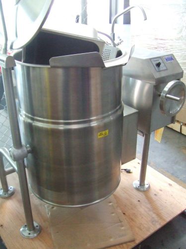 CLEVELAND 25 GALLON TILT KETTLE KGL-25-T