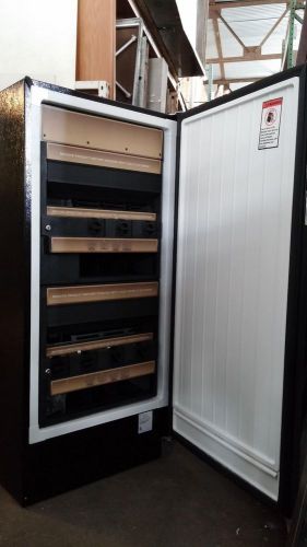 Refrigerated cold snack &amp; beverage combo vending machine, edina model 216573414 for sale