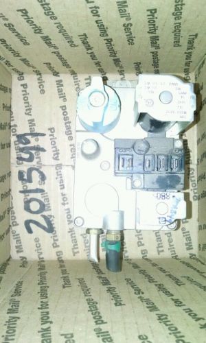 Used---white rodgers 36e93 303 gas valve, carrier ef32cb198a---used for sale