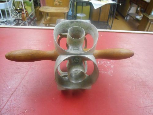 VINTAGE HOUPT REVOLVING DONUT CUTTER 3&#034; NICE!