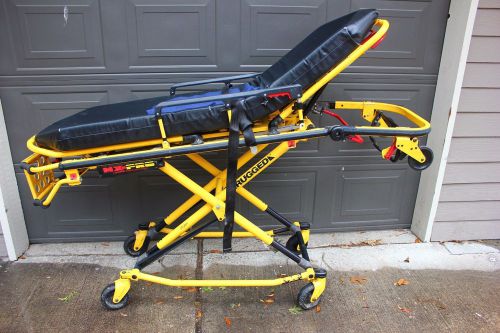 Stryker MX-Pro 600lb 6080 Ambulance Stretcher w/Mattress Strap EMS Gurney Cot