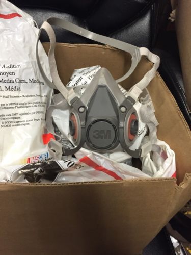 3m medium half facepiece respirator 6200/07025 No Filter Included NOS