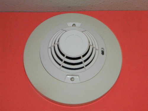 JOHNSON CONTROLS 5551J INTELLIGENT THERMAL SMOKE DETECTOR W/ B501BJ BASE