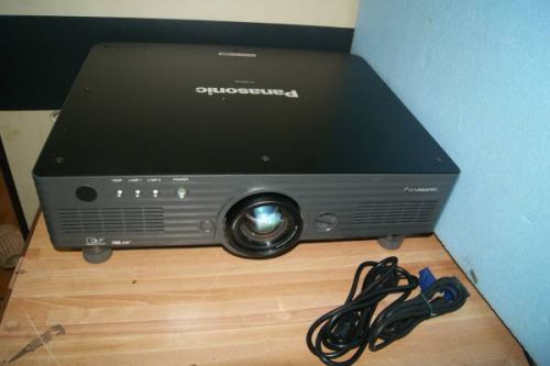 Panasonic PT-DW5100, DW5100U HD Projector 5500 Lumens - Very Bright home theater