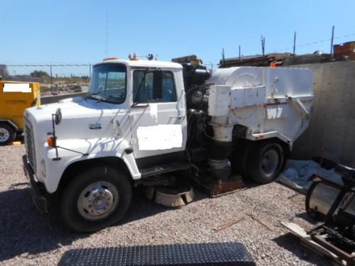 1984 ford ln700 brooms &amp; sweepers for sale