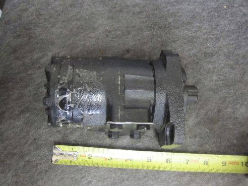 NEW EATON CHAR-LYNN HYDRAULIC MOTOR # 158-3851-001