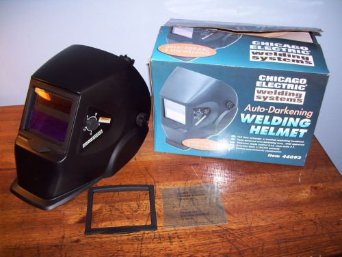 Chicago Electric Auto-Darkening Welding Helmet.. Very Nice!