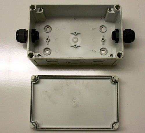 Vynckier 7 x 4.25 x 3.5 Enclosure Junction Box NEMA Non-Metallic IP 66 +Cover