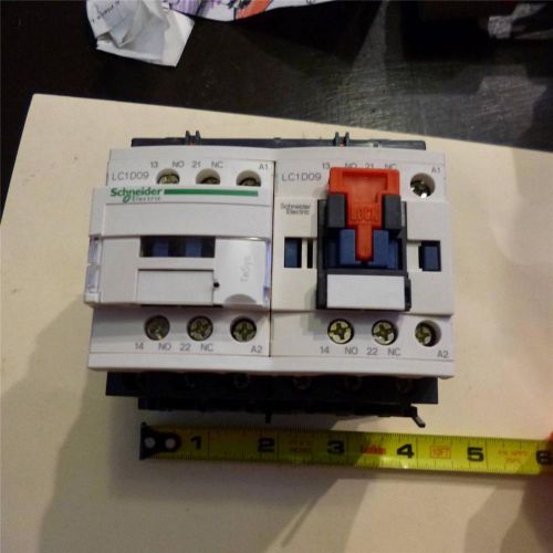 SCHNEIDER ELECTRIC LC2D09G7V IEC Contactor,120VAC,9A,Open,3P