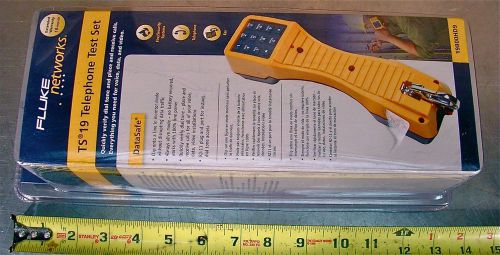 FLUKE NETWORKS No. TS19, # 19800HD9, TEST SET / BUTT SET W/LINE CONNECTOR - NEW