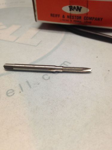 4-40 GH11 HIGH SPEED STEEL 2 FLUTE SPIRAL POINT PLUG TAP +.005&#034;