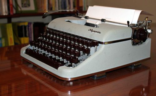 Olympia SM3 Typewriter GREY gorgeous L@@K!!!!!