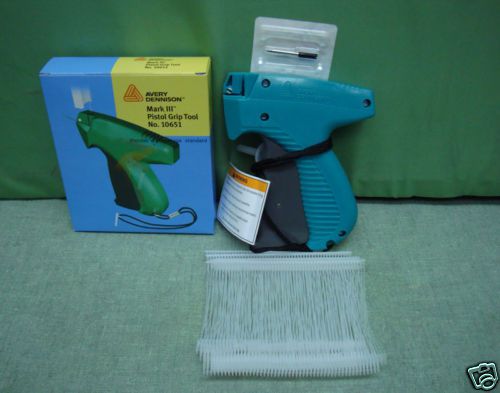 Avery dennison regular label tagging tag gun +300 barbs for sale