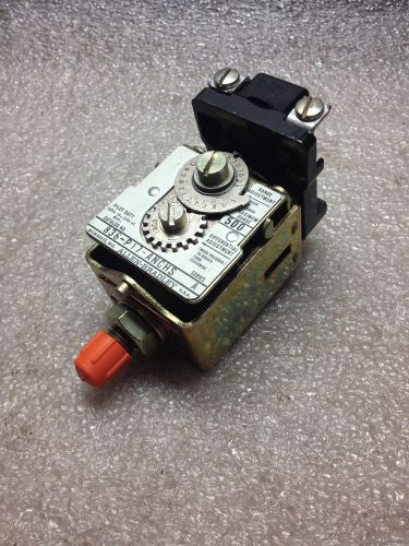 (T3-6) ALLEN-BRADLEY 836-P17-ANCHS SERIES A PRESSURE SWITCH