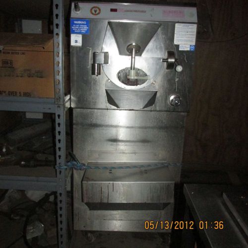 SaniServ Sani Serv Soft Serve Ice Cream Yogurt Machine Floor Model