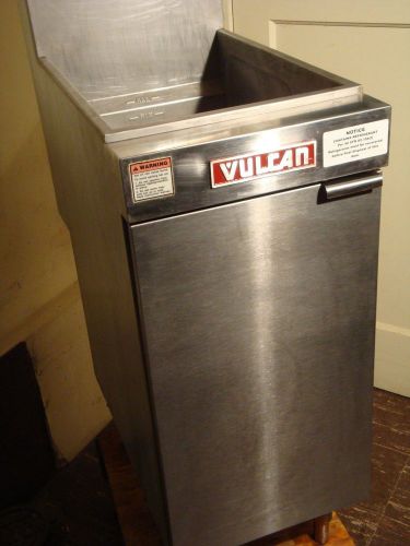 Vulcan LG400 ML-136622 Deep Fryer. Gas. New in 2012. Excellent Condition