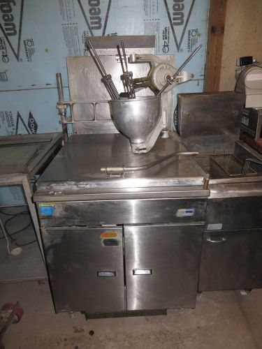 Gas pitco frialator donut doughnut  fryer w dropper heated glasing table for sale