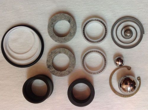 GRACO  E30 Displacement pump Rebuild Kit Resin Side