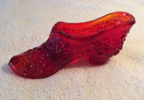 VINTAGE FENTON RED orange GLASS DAISY BUTTON PATTERN SHOE SLIPPER BOOT CRYSTAL