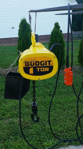 BUDGIT 1 TON ELECTRIC CHAIN HOIST  SINGLE PHASE 120/240 VOLTS