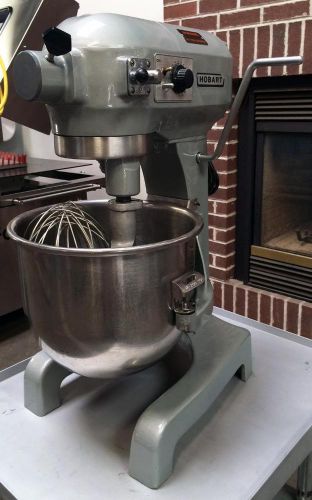 HOBART A-200T 20 QUART DOUGH MIXER WITH BOWL AND (2) TOOLS