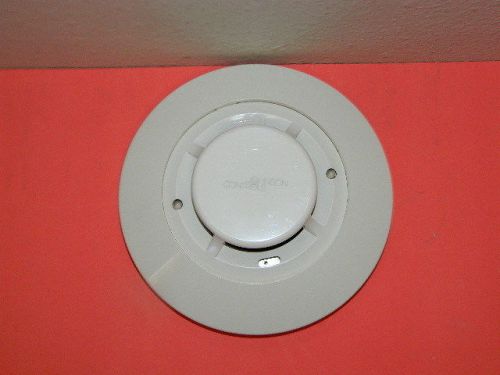 JOHNSON CONTROLS 2251J INTELLIGENT PHOTOELECTRIC SMOKE DETECTOR W/ B501BJ BASE