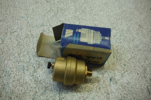 WATTS 4A820 1/8&#034;  FV-4MI  REGULATOR  NEW