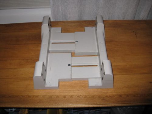 RUBBERMAID CPU COMPUTER STAND